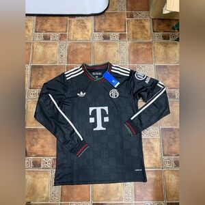 Adidas Originals Bayern Munich 2025/26 Long Sleeve Oktoberfest Jersey Size M